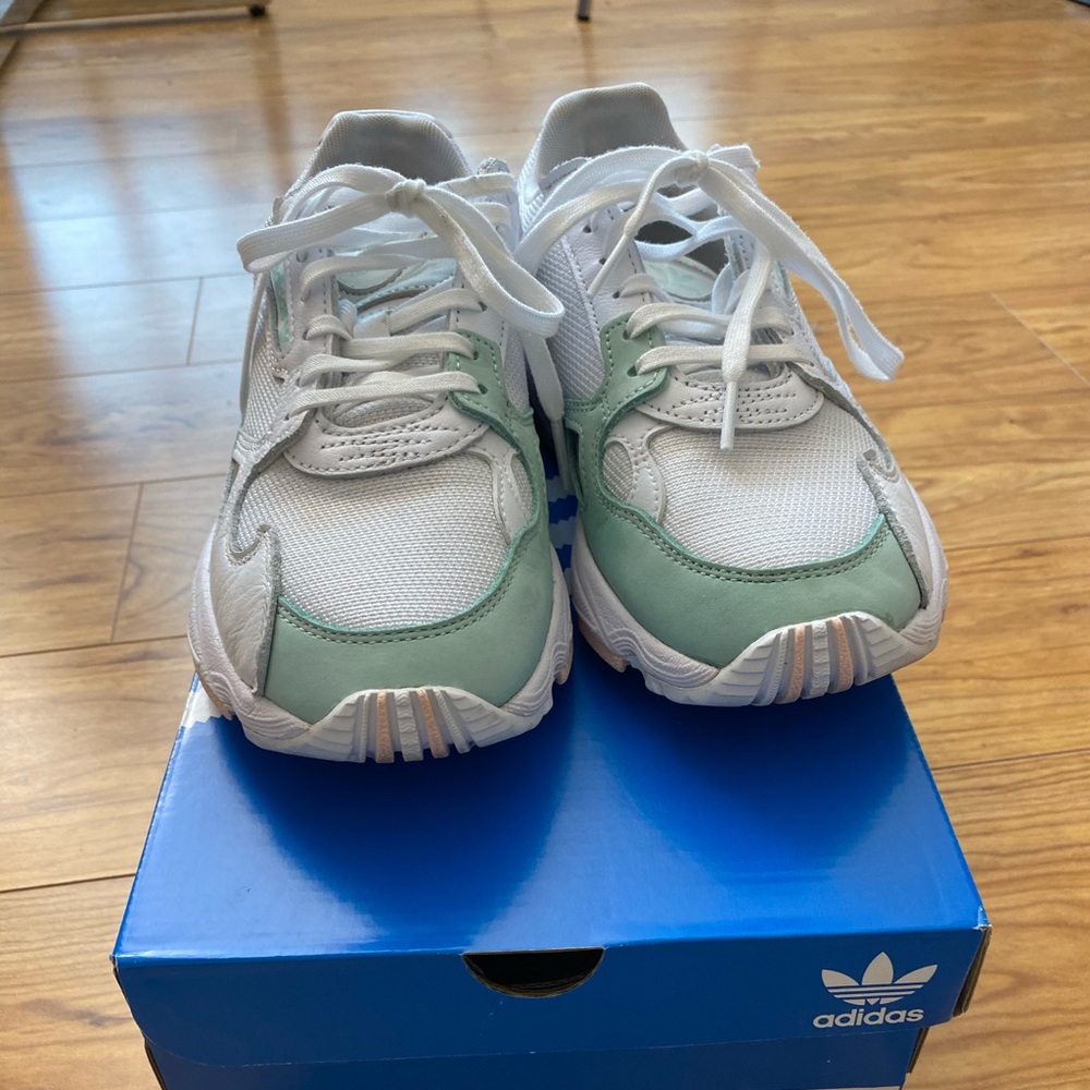 SOLD - Adidas Falcon sneakers